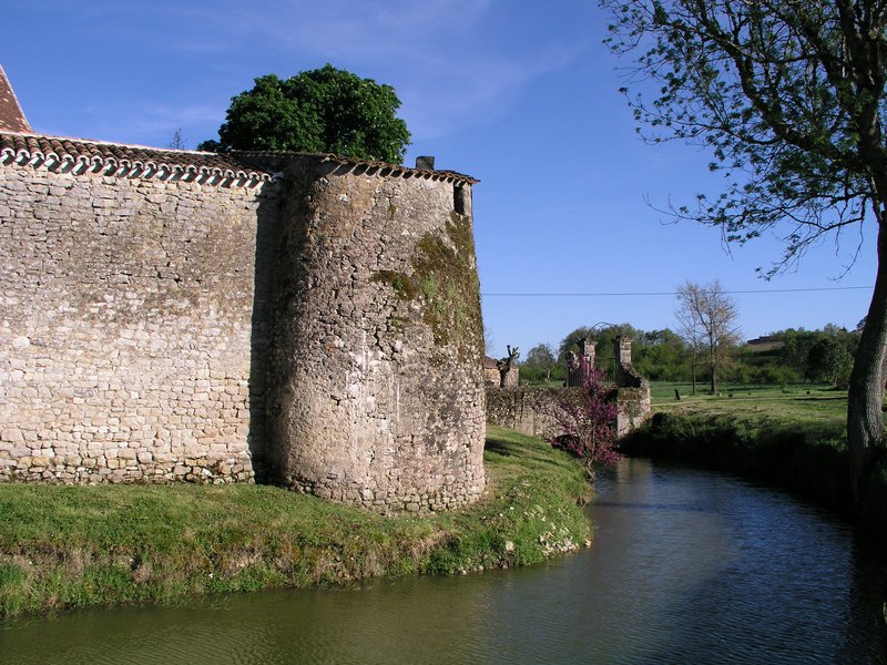 la-maison-forte-de-boisset-berson-berson