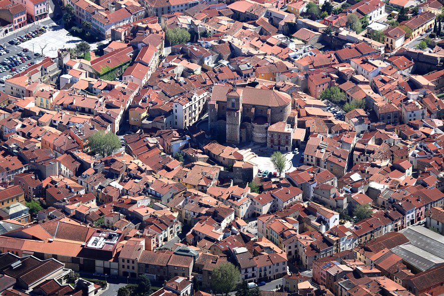 Place de la Cellera / Eglise Notre Dame de la Victoire